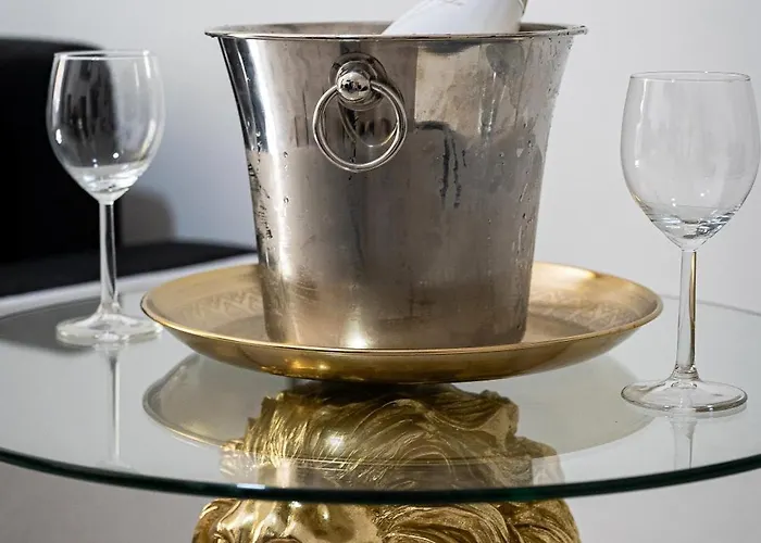 Crown Of Leo Daire *