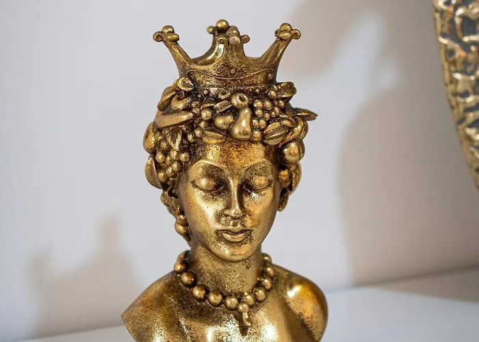 Daire Crown Of Leo *